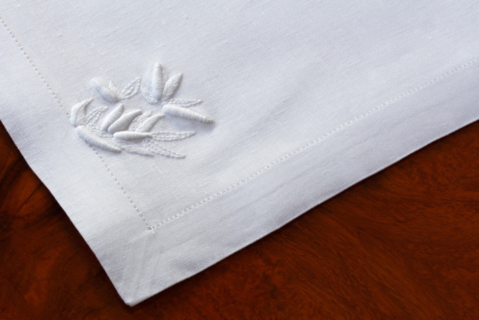 Napkin - White fabric - White embroidery