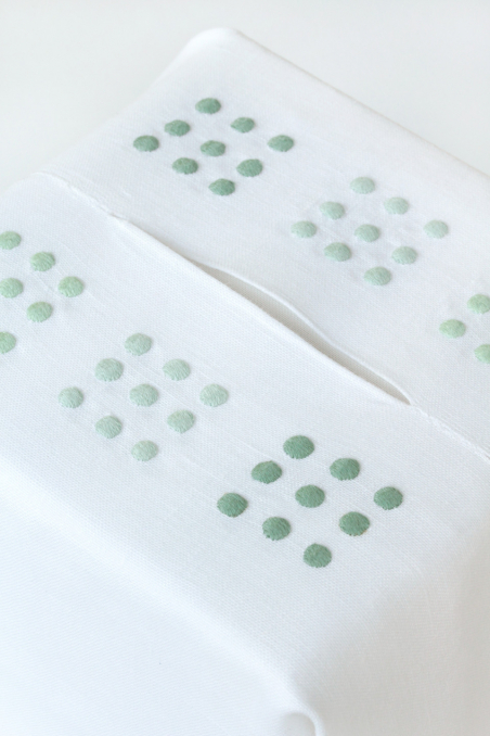 Square box - Almond green